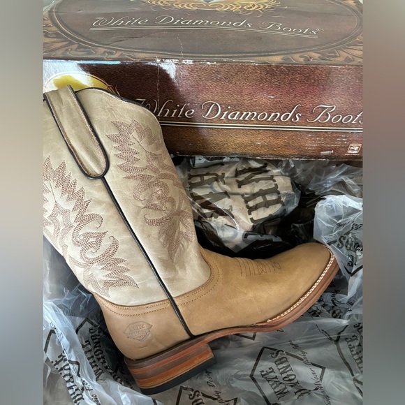 100% Leather boots size 9 woman’s - Picture 2 of 2